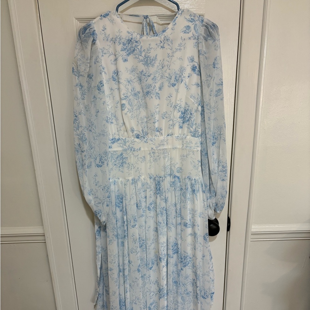 LDT Women’s Goddess Printed Floral gown size 4. Worn once great condition